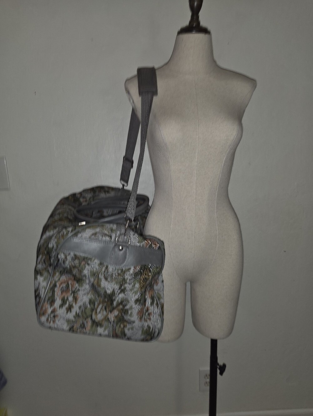 Vintage American Flyer 1980s Floral Canvas Duffle Travel Weekend Bag